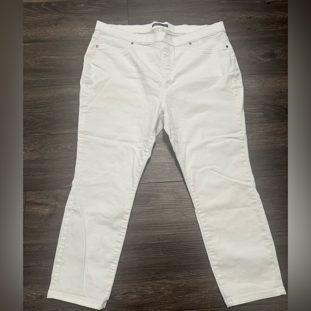 NWT Simply Vera Wang Jeggings